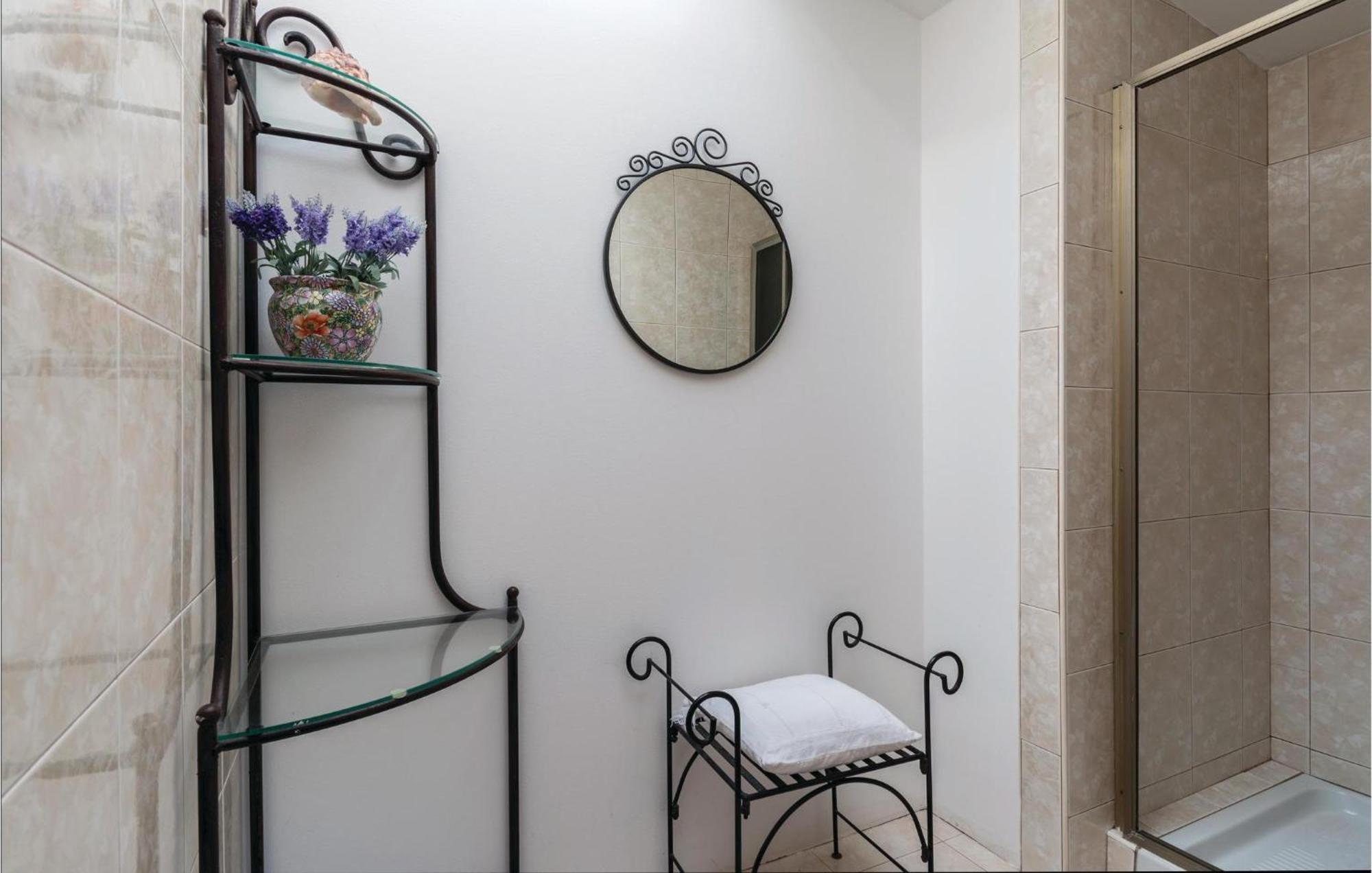 Apartment Stunning Apartment In Pula With House Sea View