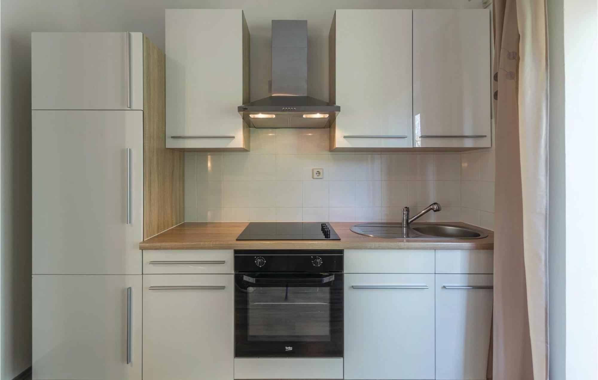 Apartment Stunning Apartment In Pula With House Sea View Pula
